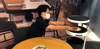 SoftBank, Servis Robotlarını Japonya’daki Restoranlara Getiriyor