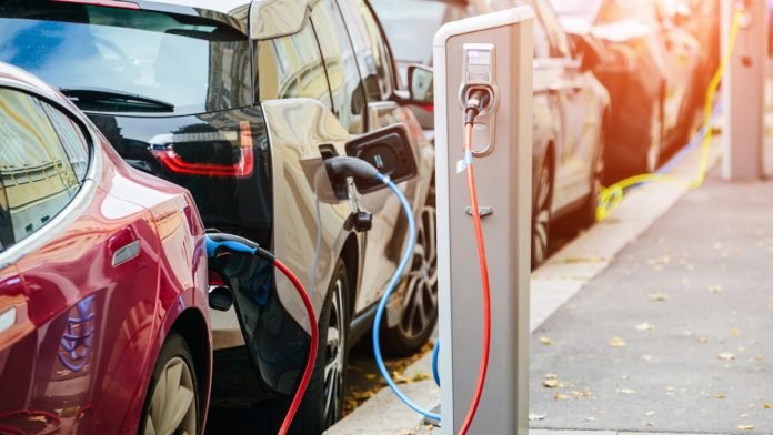 Dizel ve Benzinle Farkı Kapatan Elektrikli Araçlar, Avrupa’da Rekabeti Kızıştırıyor