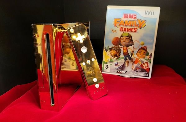 Kraliçe Elizabeth İçin Yapılan Altın Kaplama Nintendo Wii Satışa Sunuldu
